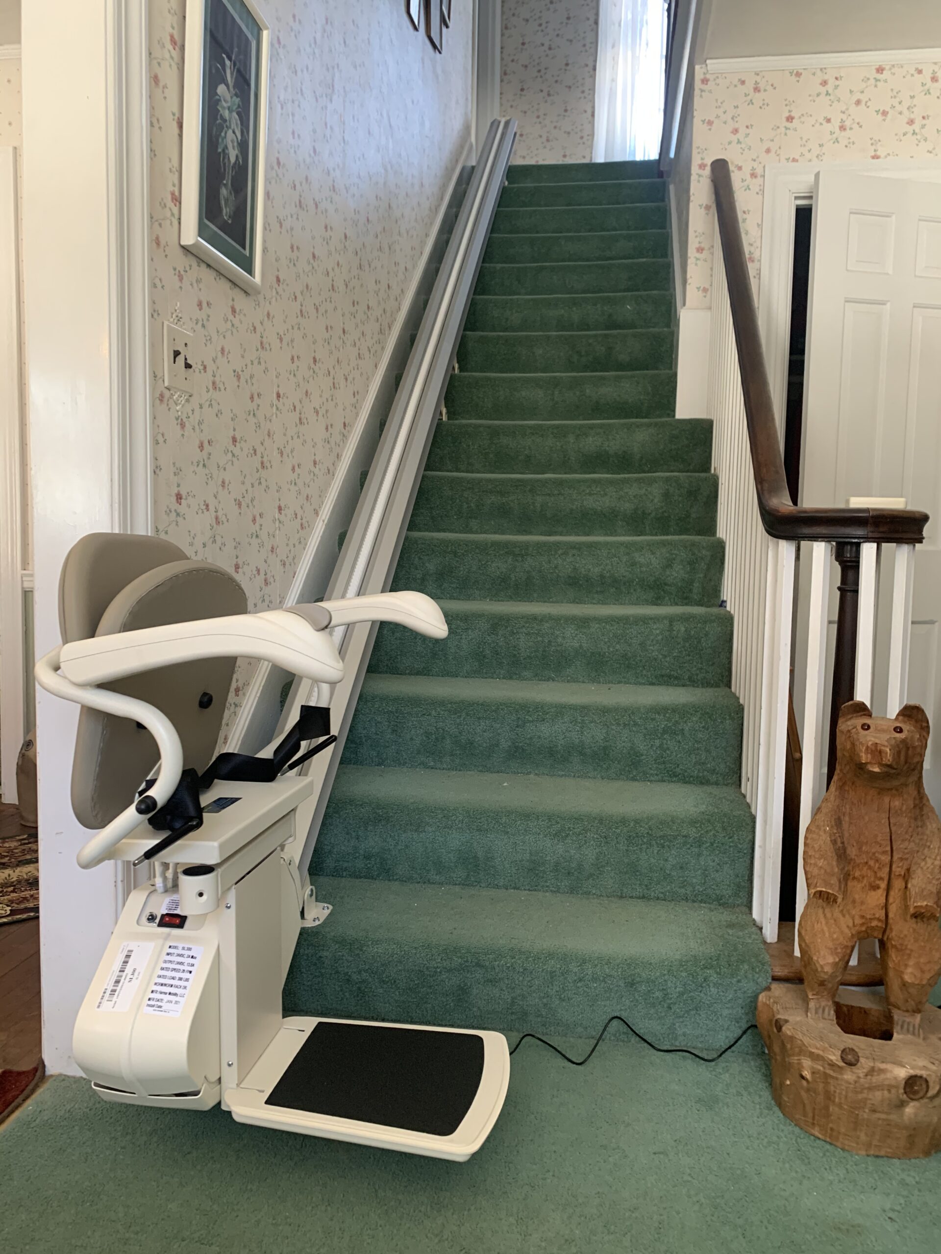 Straight stair lift